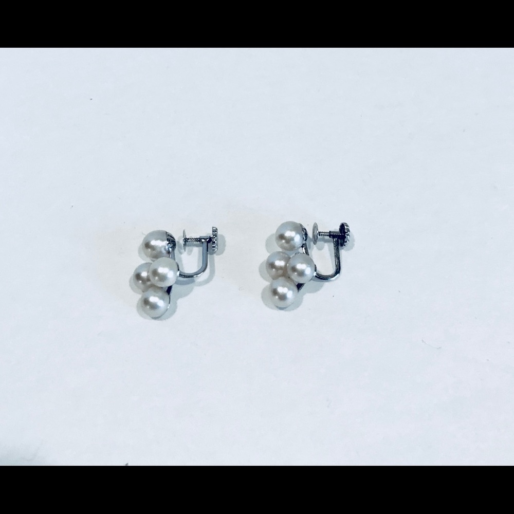 Vintage 14K Solid WG Pearl Earrings - Picture 4 of 8
